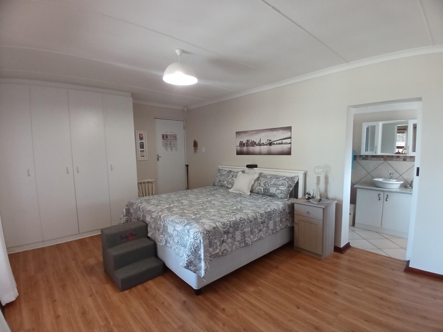 3 Bedroom Property for Sale in Dana Bay Western Cape